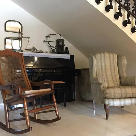 Valencia Country House